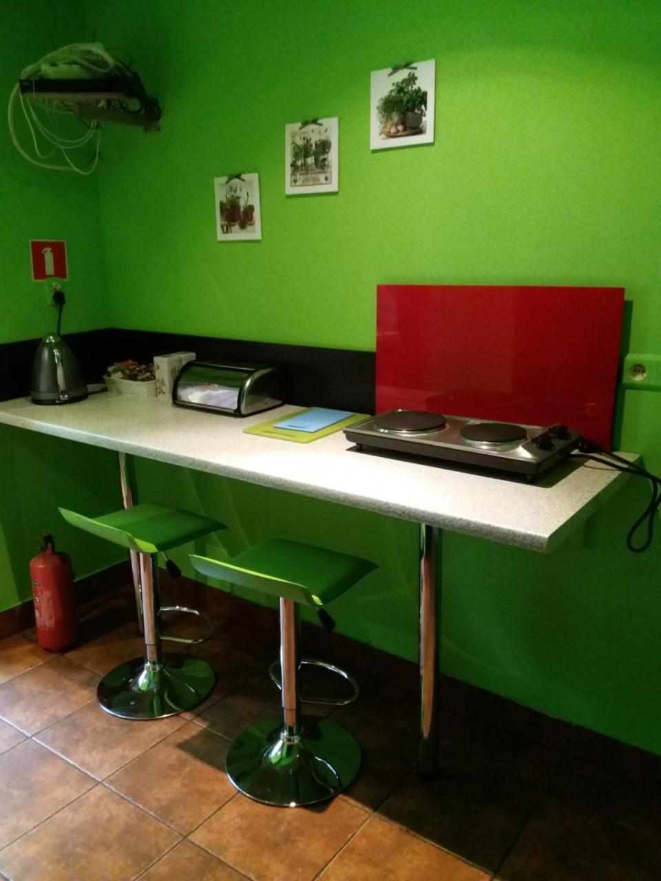 Lawendowy Hostel Краков Экстерьер фото